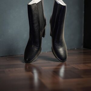 NWOT Size 9.5 Lauren Ralph Lauren Black Ankle Booties with chunky heel